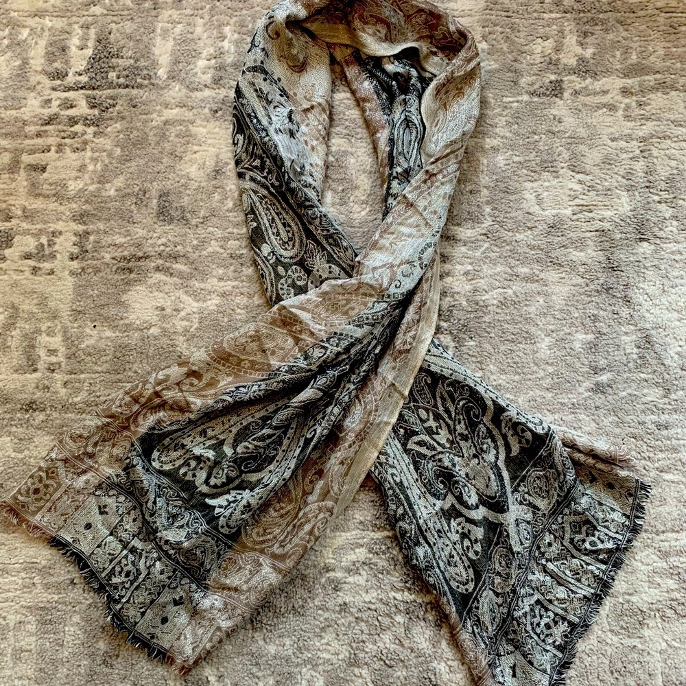 Cozy printed shimmery scarf ✨​​